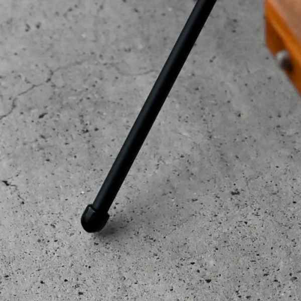 metal leg of the Flat Green foldable dripper stand