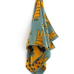 巴黎小兔日本今治浴巾-綠色, 掛起來時的樣子