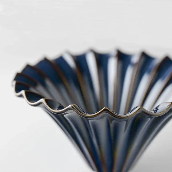 美濃燒咖啡濾杯邊緣設計細節放大圖