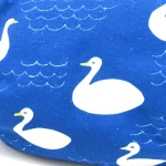 日本口金包 - 天鵝圖案特寫