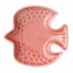 桃紅色Dinky 美濃燒小鳥形狀碟子正面有精緻的立體設計。