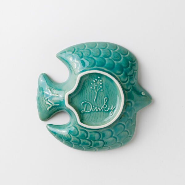 Dinky 美濃燒綠色小鳥形狀碟子底部都有精緻的立體設計