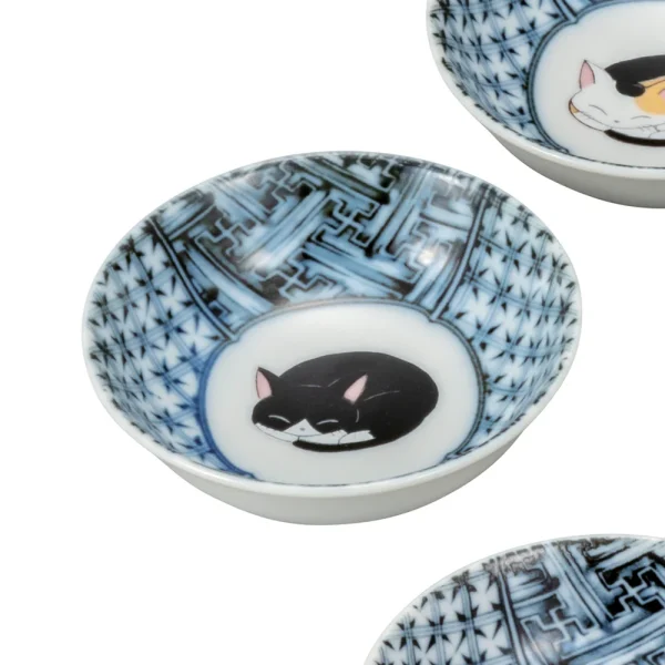 九谷燒睡貓碗5件套裝-5個設計中的1個黑貓