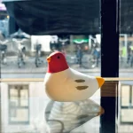 幸運鴿子裝飾品放在窗邊真漂亮