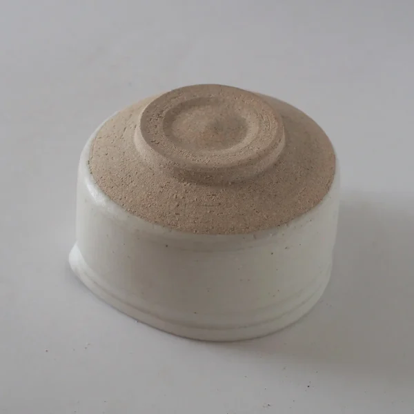 白色美濃焼抹茶碗底部
