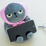 生氣氣的 MACHIKO 手機座 (頭巾可拆)