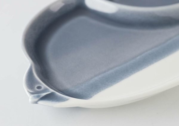 Miyama 美濃燒雙色餐盤生動、細緻的燕子造型