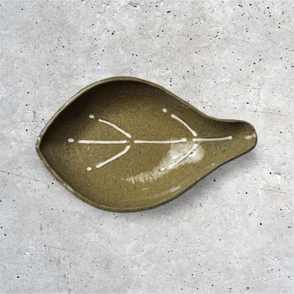 Rokuro Blut’s樹葉形餐盤俯視圖