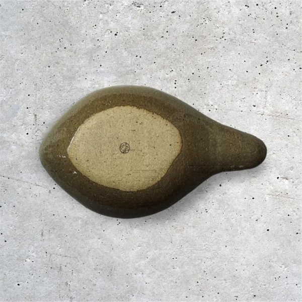 Rokuro Blut’s樹葉形餐盤底部