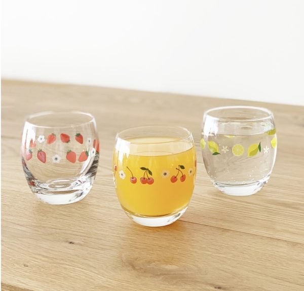 水果和花卉圖案玻璃杯 3種不同的圖案設計- 櫻桃、草莓和檸檬