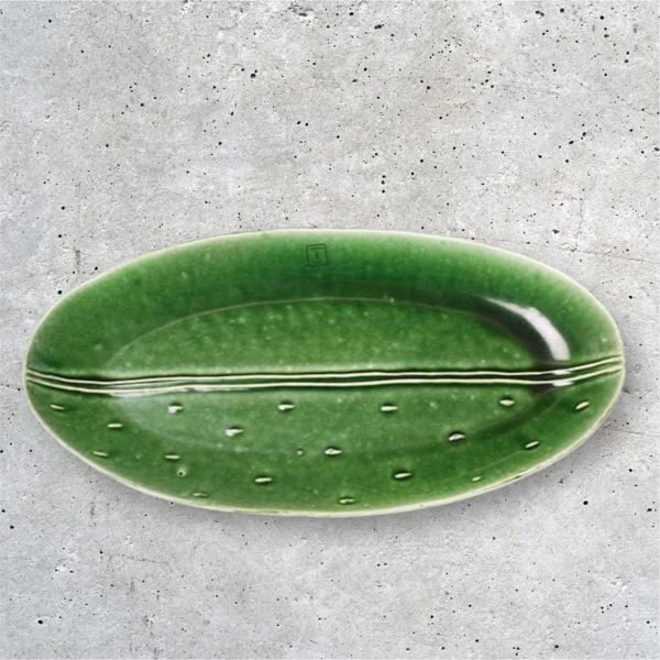 Rokuro Blut's六魯綠色橢圓形餐盤 34cm 正面