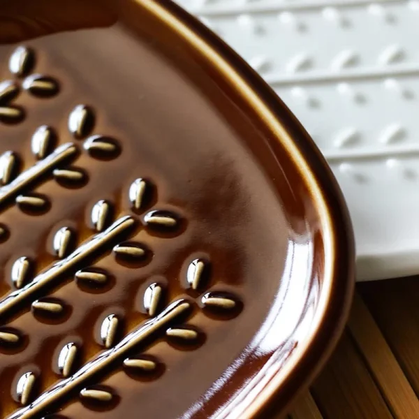 深山Miyama Crust系列吐司盤在盤中設計出立體枝條放大圖