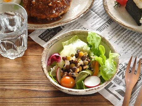 日本製白唐津粗陶小碗 盛載食物的範例圖片