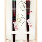 Issou 若狹塗夫婦對筷連托架套裝禮盒裝在木盒里面正面直放