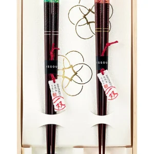 Issou 若狹塗夫婦對筷連托架套裝禮盒裝在木盒里面正面直放