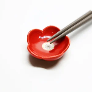 波佐見燒小花筷子托架，精緻工藝，多種顏色選擇，餐桌巧思