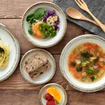 Rokuro Blut’s 六魯 美濃燒餐盤 不同尺寸放上食物埸景圖