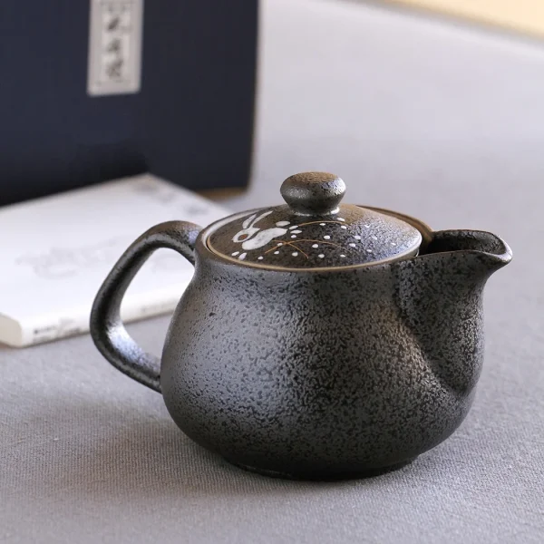 日本九谷燒手繪兔子茶壺背面