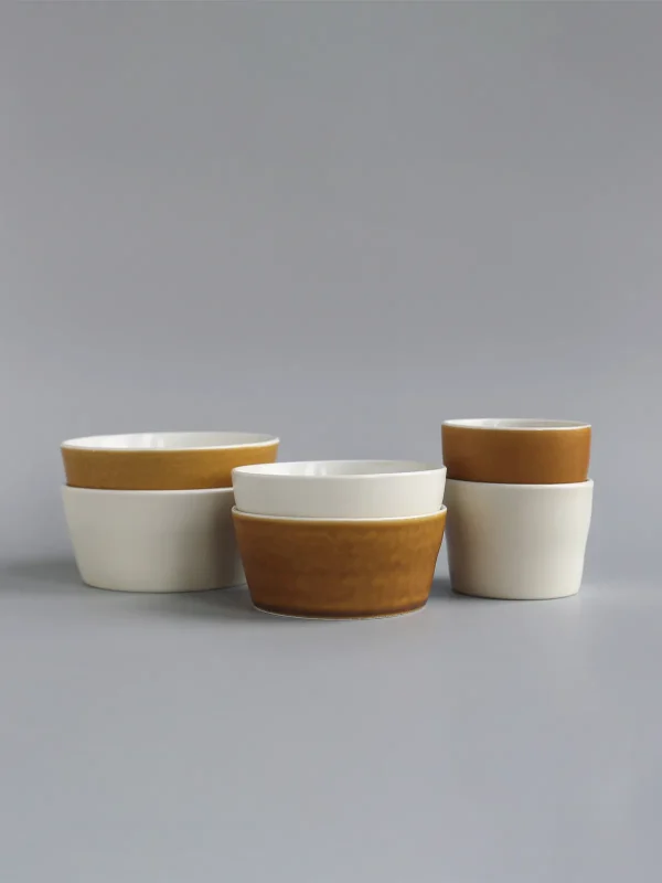 bico 圓形點心碗疊起時側面的樣子