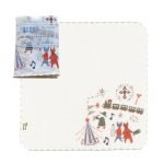 銀河鐵路 圖案毛巾的正面視角，左上角有小圖展示其包裝. A front view of the Galaxy Express pattern towel, with a small picture in the upper left corner showing its packaging.