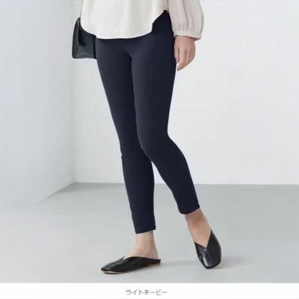 GUNZE Tuche 彈性緊身褲 navy 深藍色穿在身上的指示