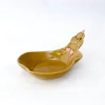 松鼠餐盤的側面