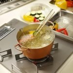 純銅鍋用來炸天婦羅大小適中、非常方便