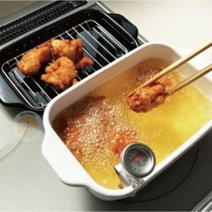 白色琺瑯方形天婦羅炸鍋輕鬆炸出天婦羅美食