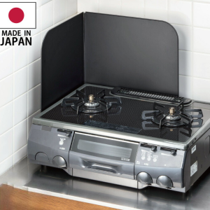 《高木金屬》L型防油板座枱爐專用款式放在爐具旁邊及印有日本製造字眼的圖片