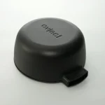 日本製 OVJECT 鑄鐵兩用深型鍋,底部的遠距離圖片,可清晰看見鍋底的logo