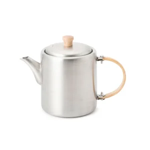 Front view of the Kobo Aizawa BP straight teapot with a side handle.