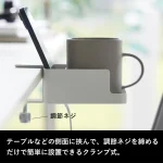 日本 TOWER 杯夾架白色款裝在枱邊的側面圖
