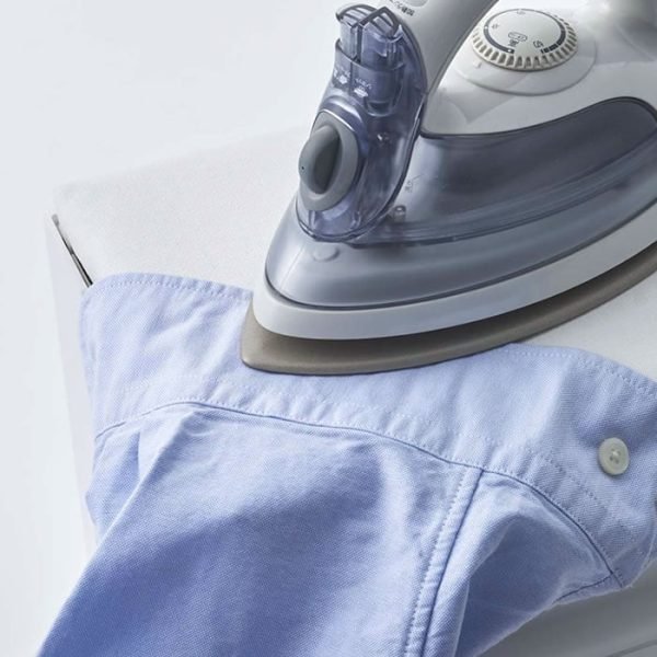 用 TOWER 熨斗收納箱湯衣袖