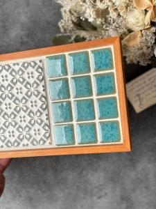 堇款的日本製SATOMIMI 咖啡托盤的圖案大特寫