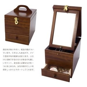 日本製 茶谷産業木製化裝箱直長方鏡款的圖片，左邊為化妝盒合上蓋子另一邊化妝盒打開蓋子及鏡子，另外有一小段日文簡介。