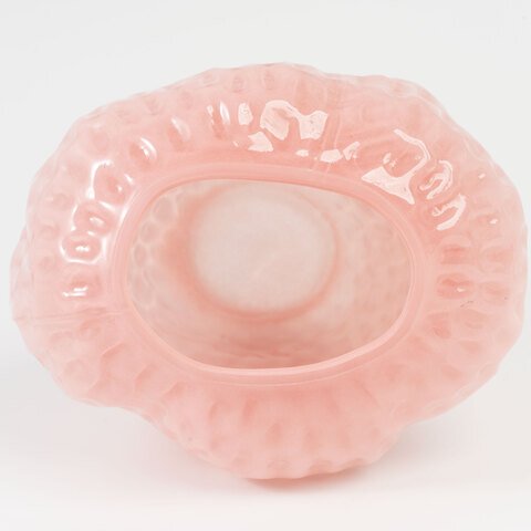 粉紅色 welms. 草莓造型花瓶內部大特寫