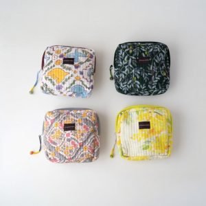 miyaco nishio 有機棉絎縫化妝包 - 四款花鳥圖案放在一起的正面圖