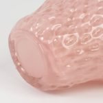 粉紅色 welms. 草莓造型花瓶底部側面大特寫