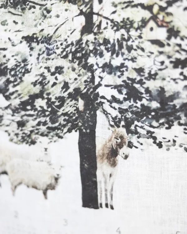 Fog Linen Work 2026 亞麻年曆布 - Whispers of the Woods 圖案特寫