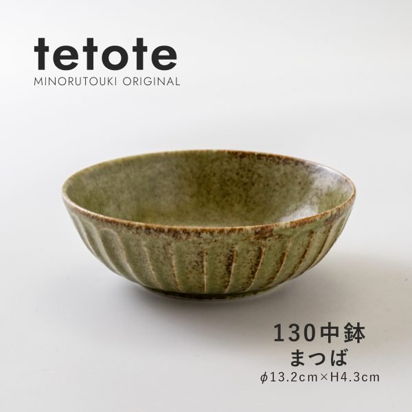 日本製 Tetote美濃燒中碗松綠色款的產品圖片,圖的頂部有logo、底部有尺寸資料