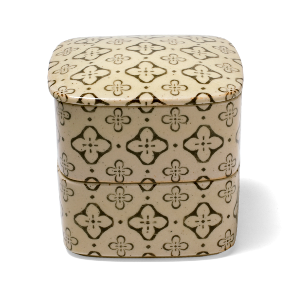 焦茶色 Studio M' Nobana 野花二段疊盒疊起及蓋上蓋子的正面圖