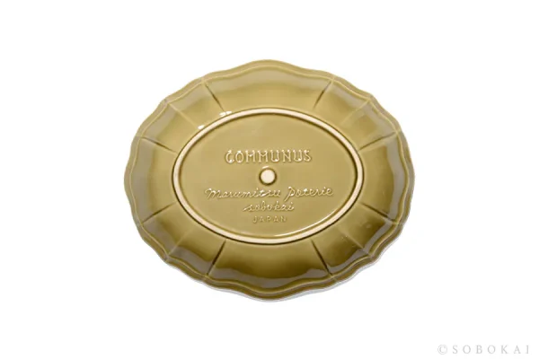 橄欖綠款STUDIO M' Sobokai Communus 饗宴浮雕盤底部