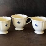 三個 Studio M' Early Bird 燕子系列茶杯排列在枱上