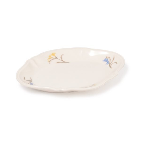 Studio M’ Mignardises 餐盤白色背景的側面圖