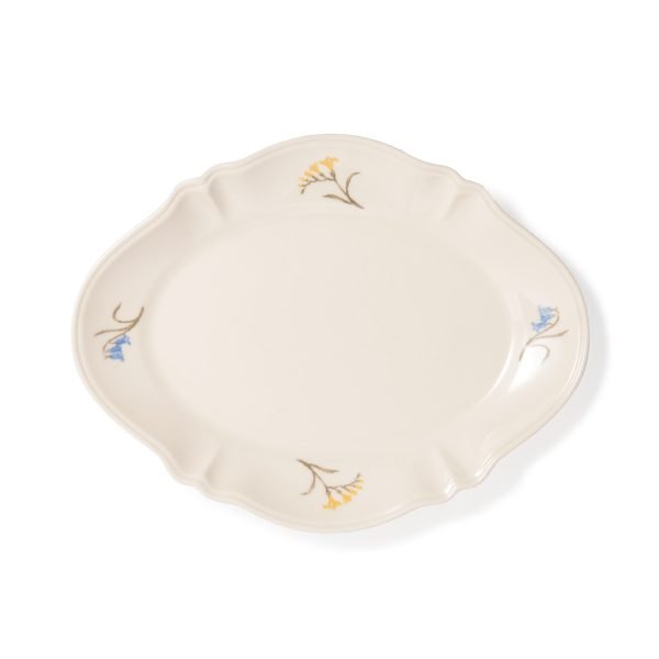 Studio M’ Mignardises 餐盤白色背景的正面圖