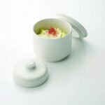 日本製 Hangout 陶瓷蒸碗 裝着食物打開蓋子