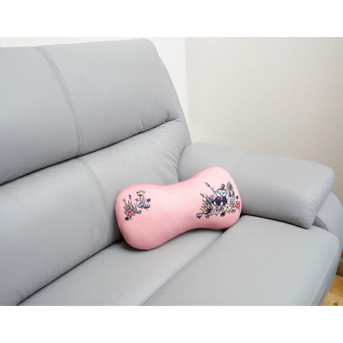 亞美 Little My 腰墊放在放在家居梳化上