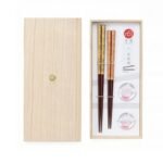 日本製造 津輕琉璃 x 若狹塗 櫻花托架連金色對筷禮盒