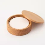 日本製 戶燒 櫻木香薰石盒蓋子打開，裏面裝着香薰石