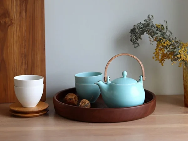 SALIU YUI 祥「結」日本製美濃燒日式茶壺 藍色套裝 置於托盤展示